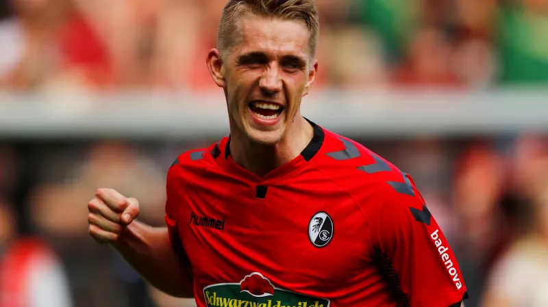 Nils Petersen se raduje z branky
