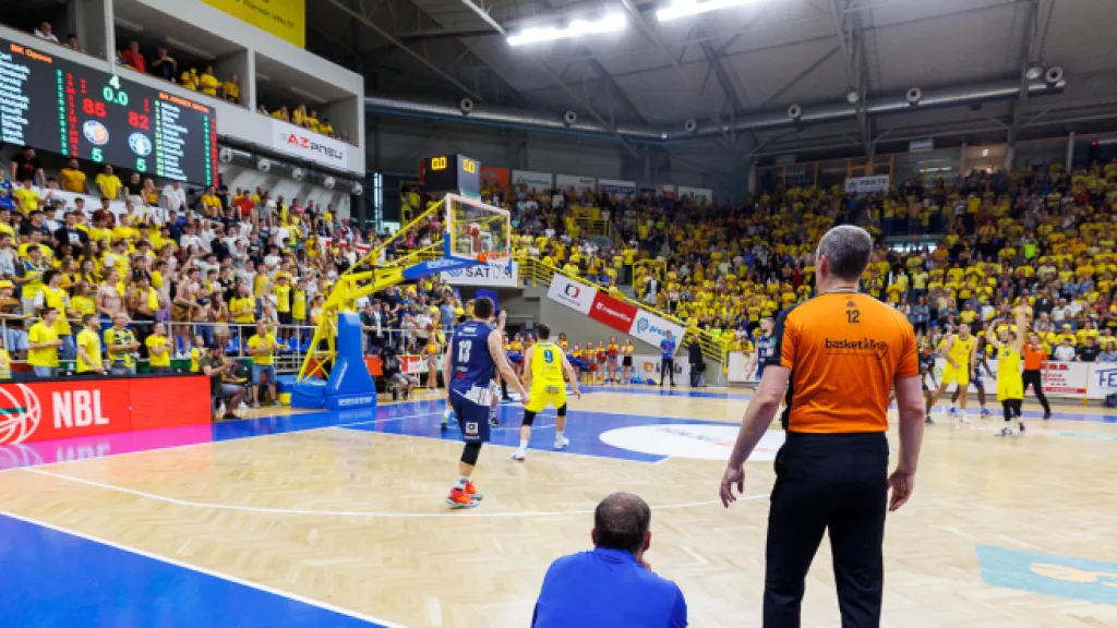 Druhé finálové utkání Opava – Děčín