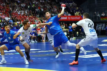 Stanislav Kašpárek střílí na německou branku