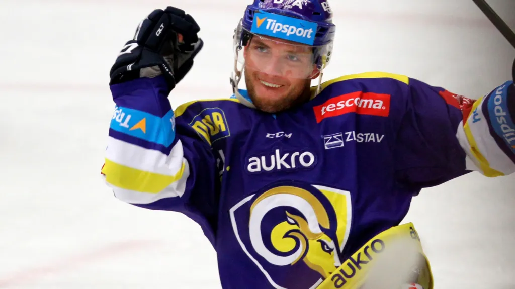 Antonín Honejsek se raduje z gólu proti Spartě