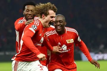 Alex Král se raduje z branky