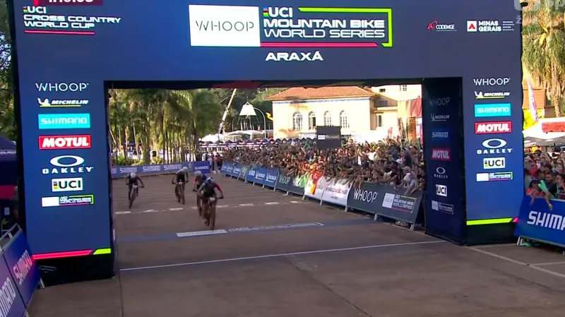 Dramatický závěr SP v cross country horských kol v Araxá s vítězným Andreassenem