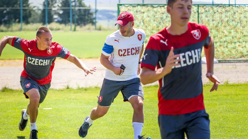 Čeští reprezentanti do 19 let během tréninku