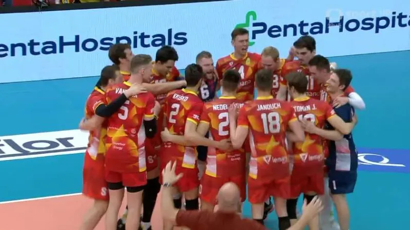 Lvi znovu vyhráli v hale Karlovarska a jsou jednu výhru od volejbalového titulu