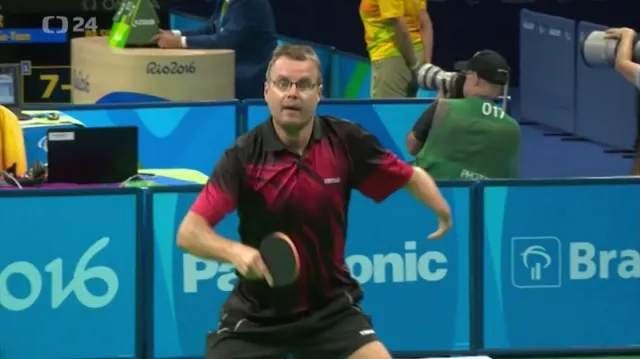 Stolní tenista Karabec prohrál s obhájcem zlata z Londýna Chojnovským