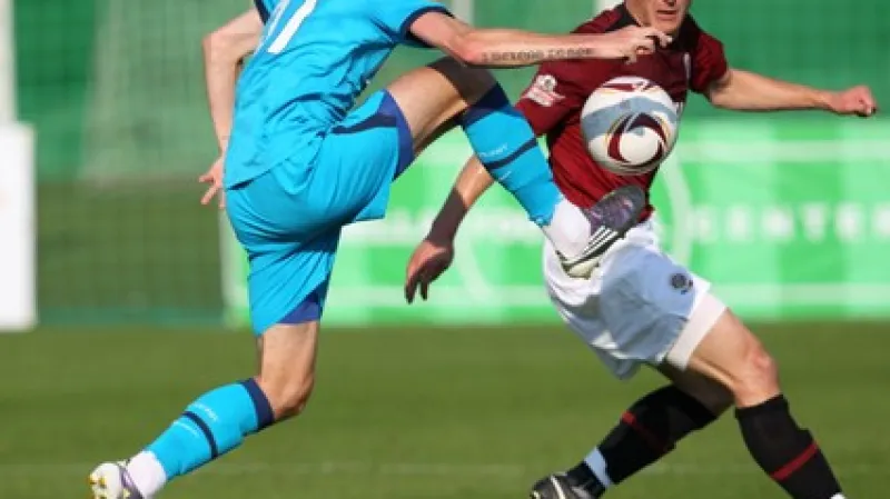 Pamič v dresu Podaného