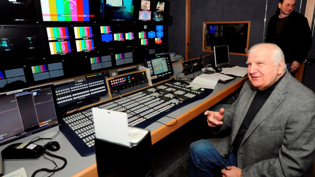 Otakar Černý v přenosovém voze České televize