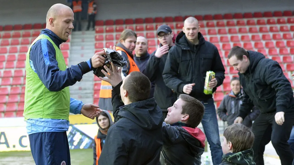 Roman Bednář s fanoušky