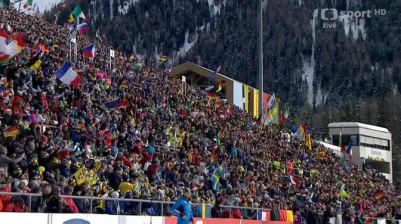 Sestřih závodu s hromadným startem biatlonistek SP v Anterselvě