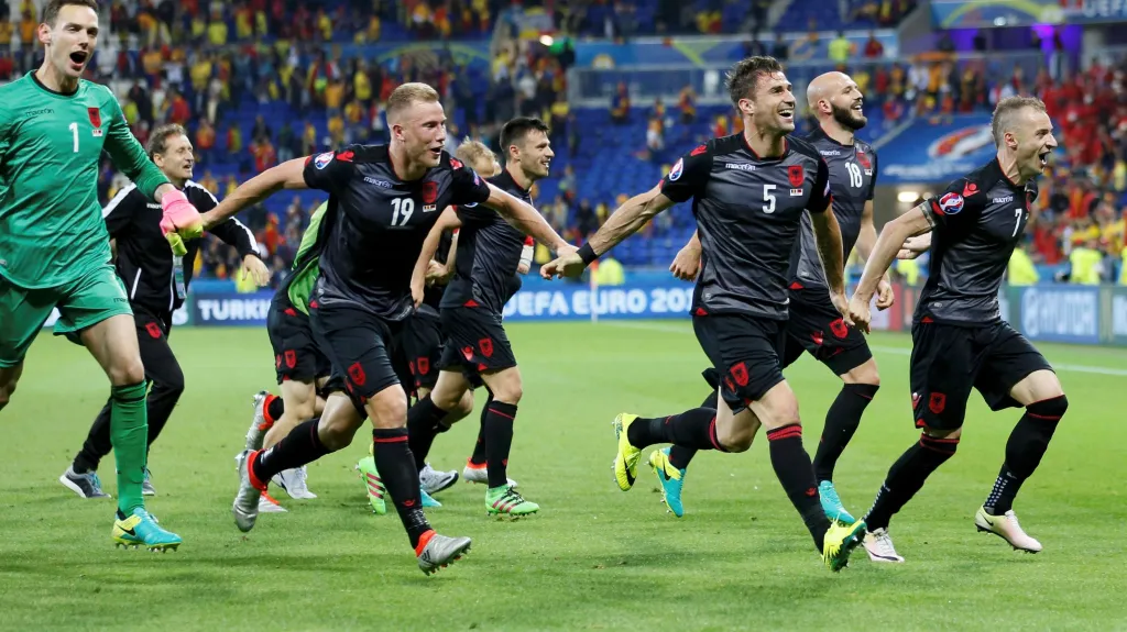 Radost fotbalistů Albánie