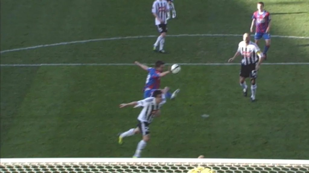 Marek Bakoš zahrál rukou