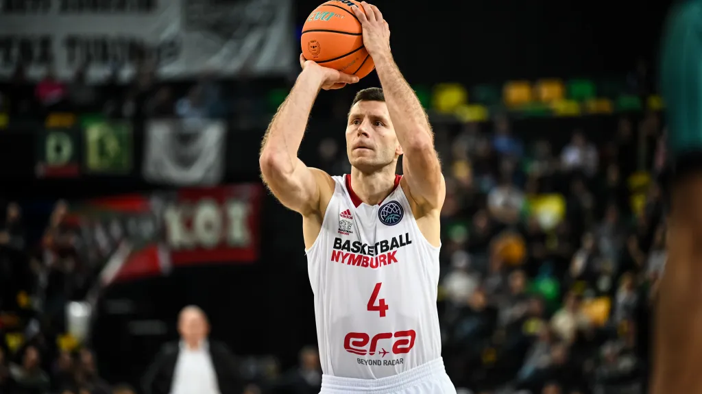 Petr Benda v dresu Nymburku