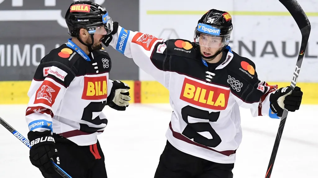 Matúš Sukeľ se raduje z branky