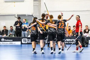 Bulldogs míří poprvé do superfinále, úřadující šampionky odvrátily vyřazení