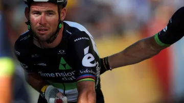 Mark Cavendish projíždí cílem 4. etapy