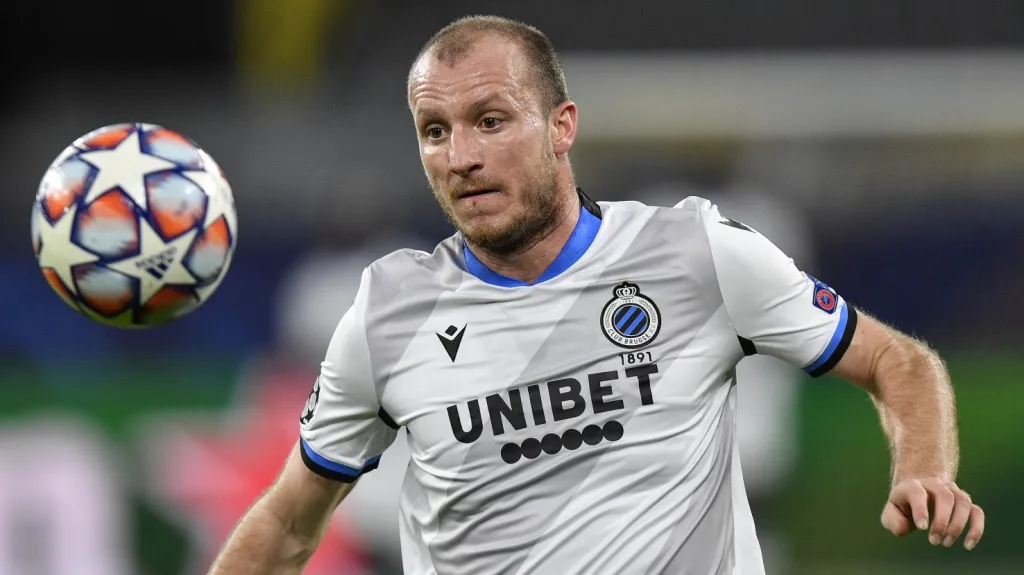 Michael Krmenčík z Brugg v utkání Ligy mistrů