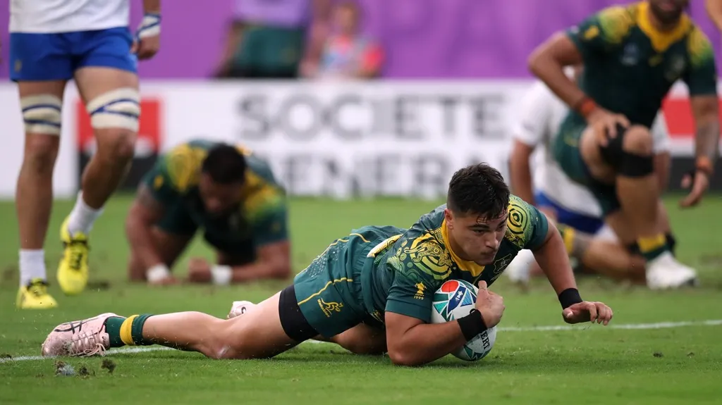 Australan Jordan Petaia pokládá pětku na mistrovství světa