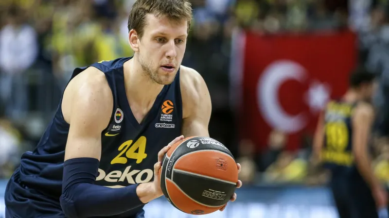Fenerbahce přerušilo sérii proher a uspělo na palubovce Maccabi