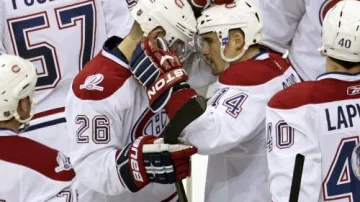 Tomáš Plekanec přijímá gratulace