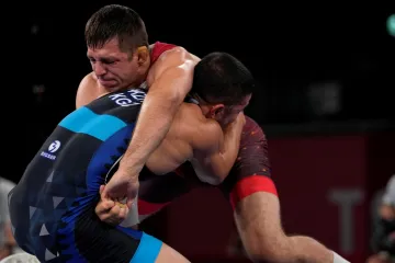 Finále řecko-římského zápasu kategorie do 77 kg