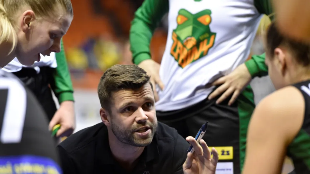 Trenér basketbalistek Žabin Brno Viktor Pruša