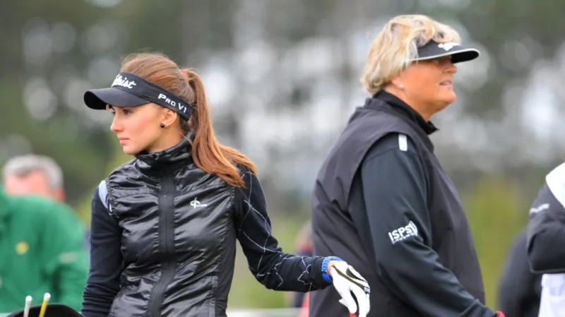 Česká golfistka Klára Spilková a Laura Daviesová z Velké Británie