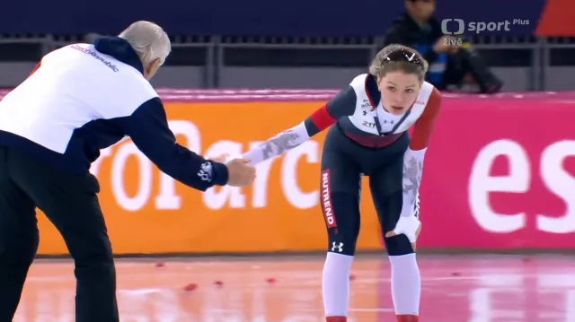 Jízda Nikoly Zdráhalové na MS v závodu na 1000 m