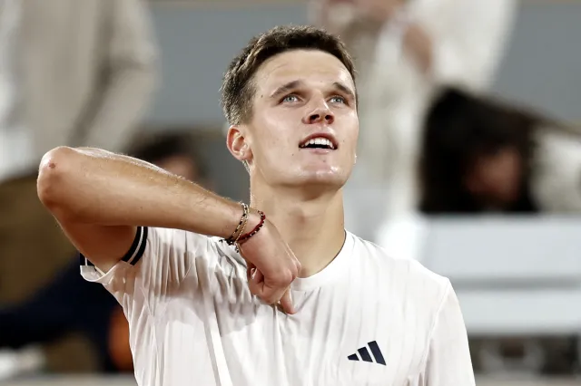 Menšík vyřadil Fonsecu a zahraje si v Paříži o finále