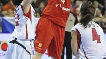 Jana Veselá při střeleckém pokusu