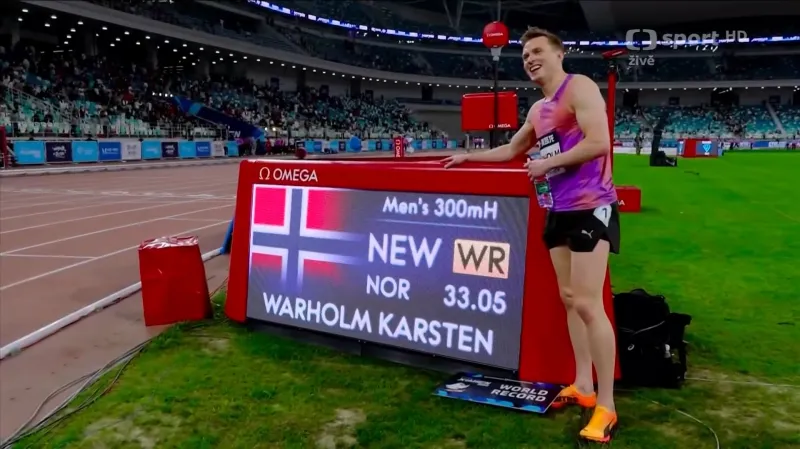 Světový rekord Karstena Warholma na 300 metrů překážek