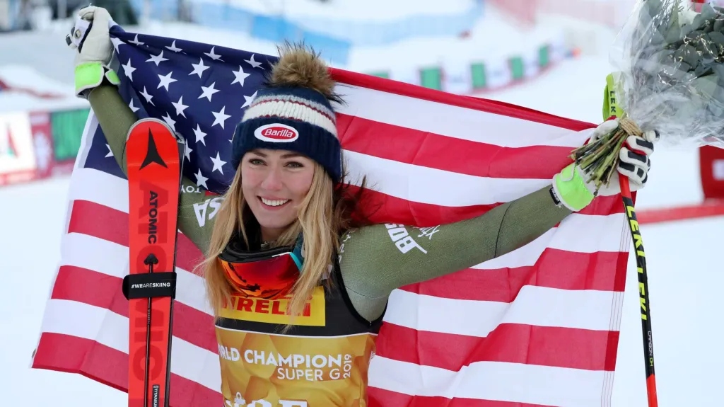 Američanka Mikaela Shiffrinová se raduje z výhry na MS