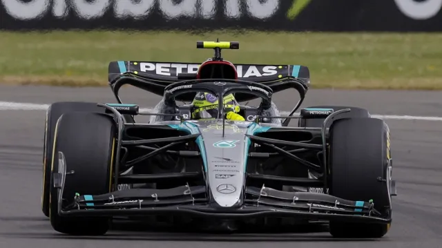 Hamilton vyhrál Velkou cenu Velké Británie