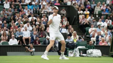 Murray pod dohledem Federera smetl v 1. kole krajana Penistona