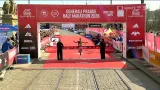 Rodrigue Kwizera v cíli Pražského půlmaratonu 2026