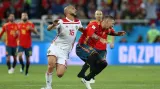 Sufján Amrabat přišlápnul nohu Sergiu Ramosovi