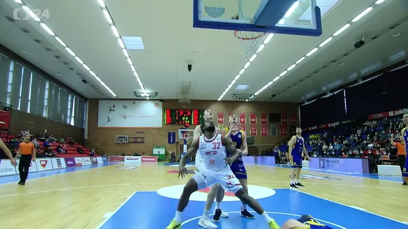 První finále NBL ovládl Nymburk