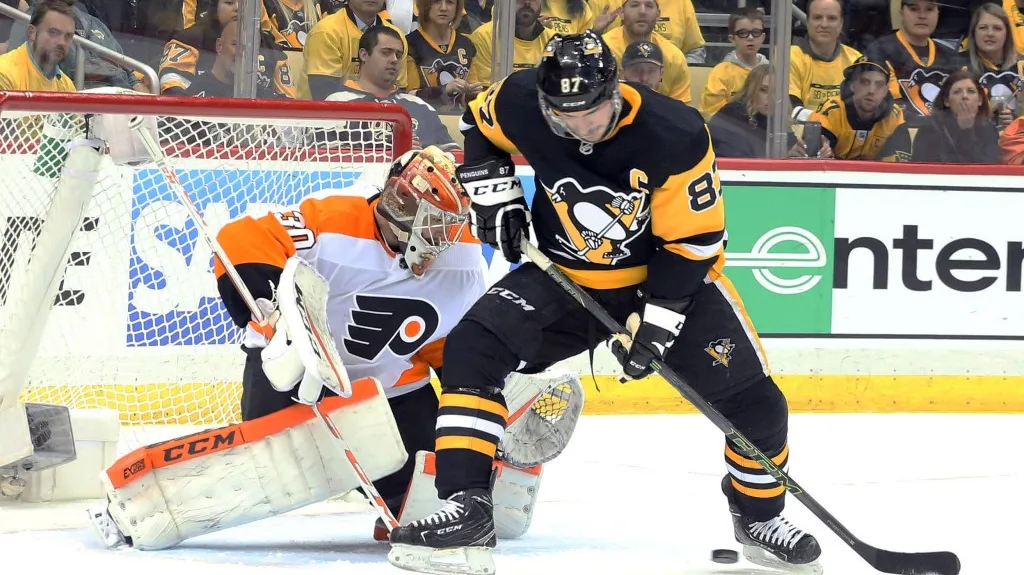 Michal Neuvirth v zápase proti Pittsburghu