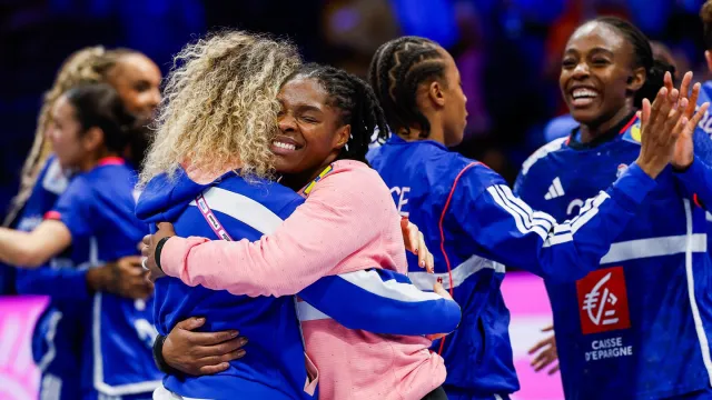 Házenkářky Francie a Nizozemska jsou v semifinále