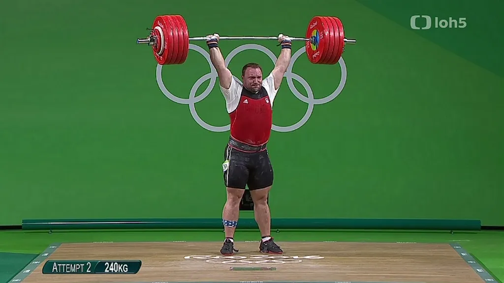 Úspěšný Orságův pokus na 240 kg v nadhozu