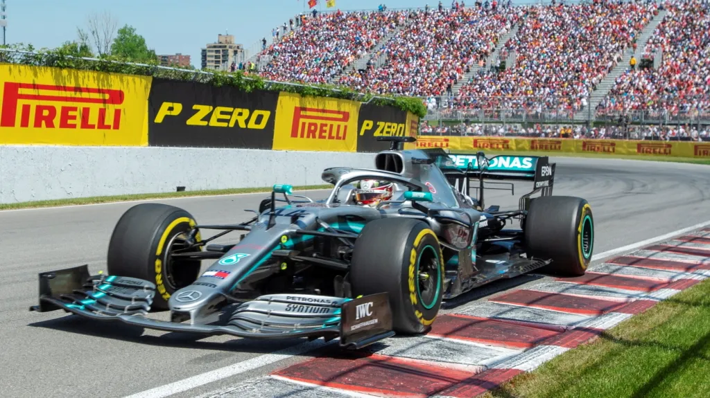 Vítěz Velké ceny Kanady Lewis Hamilton