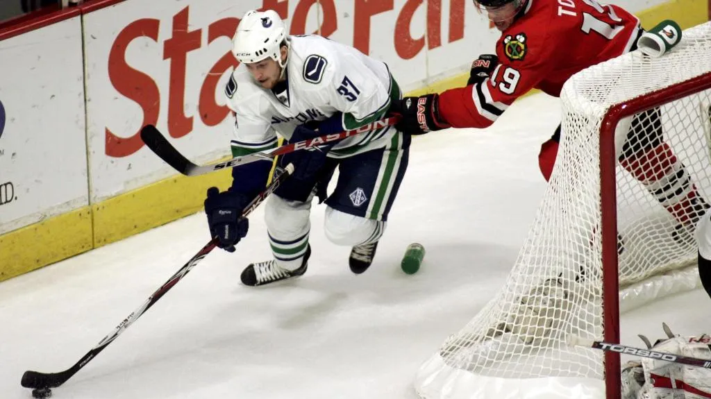 Rick Rypien v dresu Vancouveru