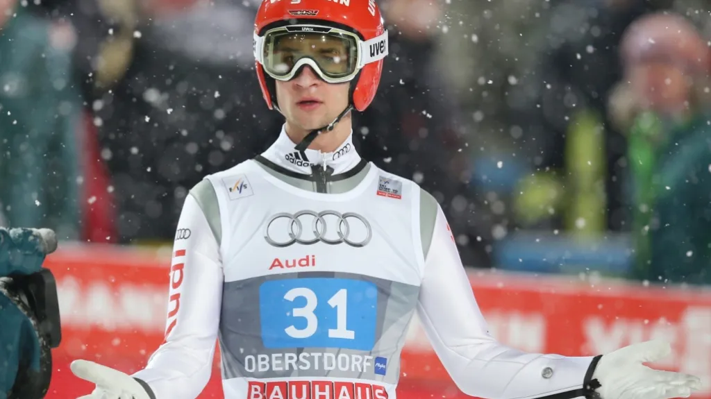 Německý skokan Markus Eisenbichler byl jeden z jedenácti, kteří skočili v Oberstdorfu. Jury závod nakonec zrušila