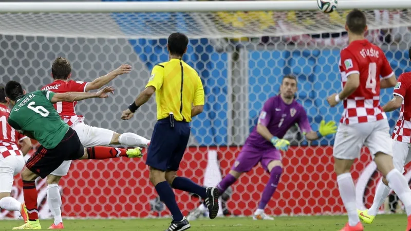 Herrera trefuje tyč