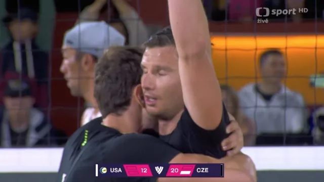 Závěr utkání Perušič, Schweiner – Crabb, Brunner