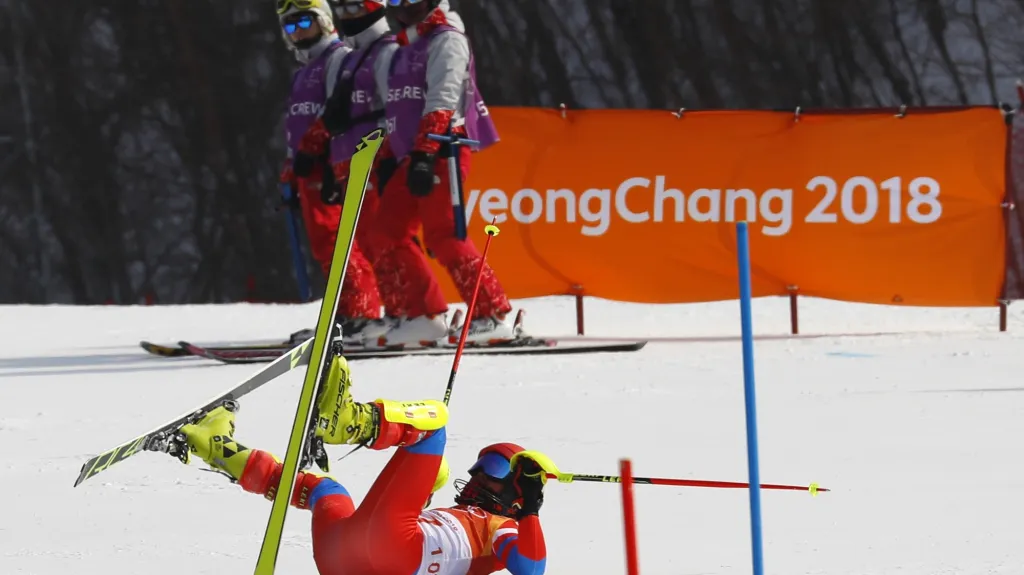 Severokorejský lyžař Kang Song-il na olympijském svahu
