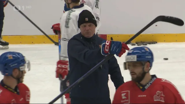 Červenka vypadl z reprezentace, Rulík musí oželet i Hájka