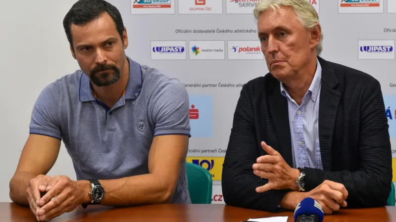 Jan Netscher (vlevo) s šéfem atletického svazu Liborem Varhaníkem