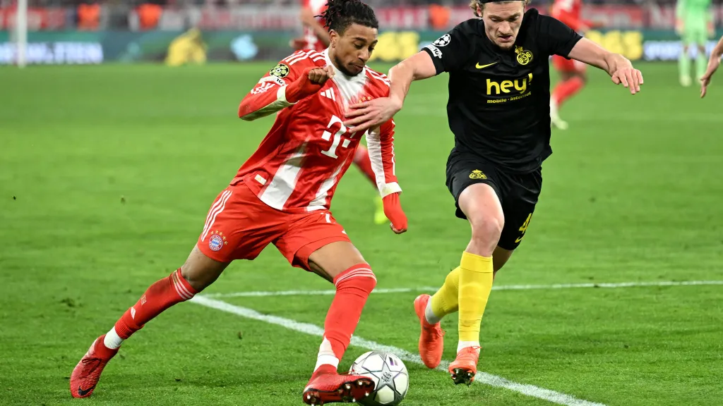 Michael Olise a Fedde Leysen v utkání Bayern Mnichov – Union Saint-Gilloise