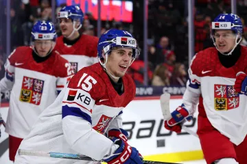 Vojtěch Čihař slaví gól proti Kanadě