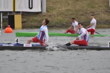 Cílová radost deblkanoe Vojtěch Rus a Dan Drahokoupil